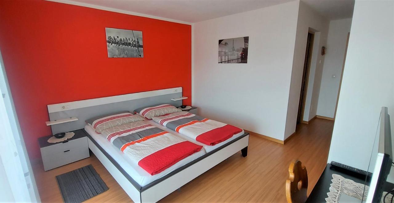 B&B Gasthaus Lieg Кастелрото Екстериор снимка
