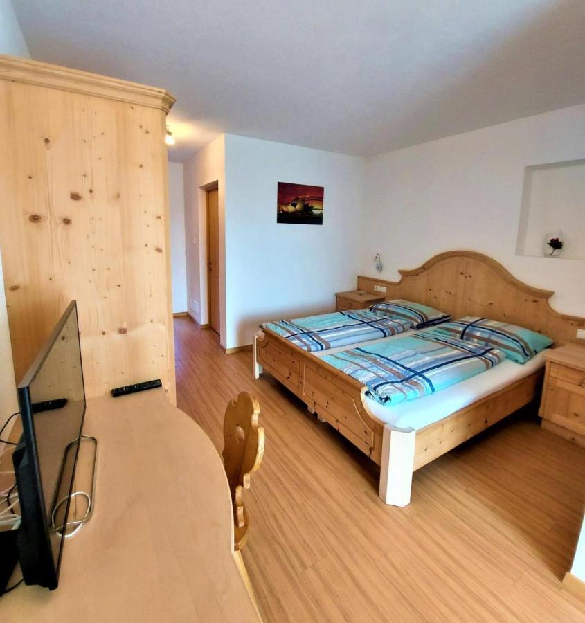 B&B Gasthaus Lieg Кастелрото Екстериор снимка